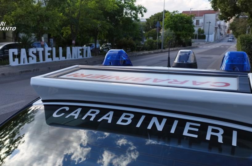 Paura a Castellaneta, incendio avvolge abitazione in contrada Gaudella: carabinieri salvano coppia intrappolata dal fumo