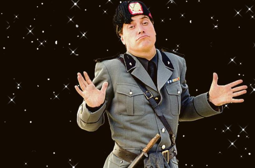 La parodia fascista del film «marziano» diretto da Guzzanti