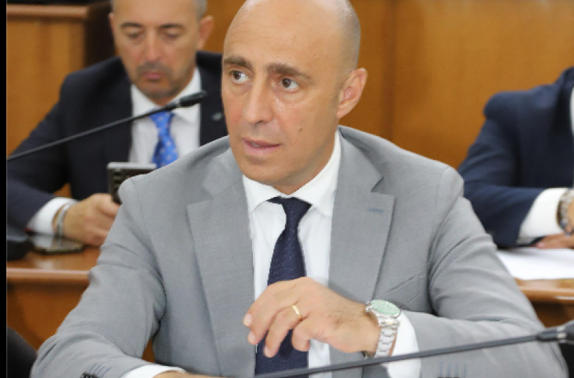 Taranto, primo Consiglio comunale per Bitetti: «Ilva, stop all’area a caldo ma senza perdere occupati»
