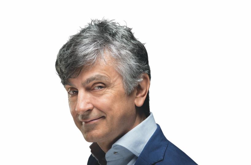 Tra risate e misteri, Vincenzo Salemme porta a Lecce e Trani «Ogni promessa è debito»
