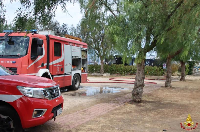 Molfetta, fiamme nel ristorante Blue Paradise: struttura collassata