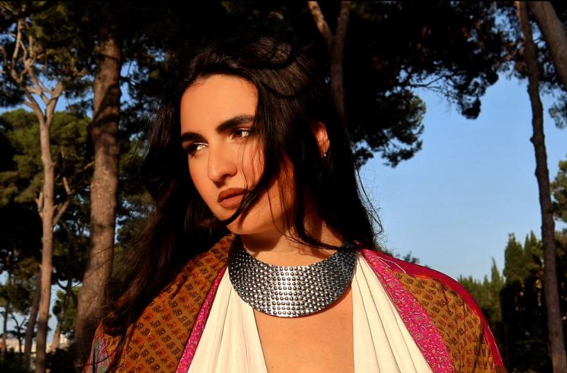 &laquo;Nel giorno del sole&raquo;, il nuovo singolo della salentina Maril&ugrave; Calafiore