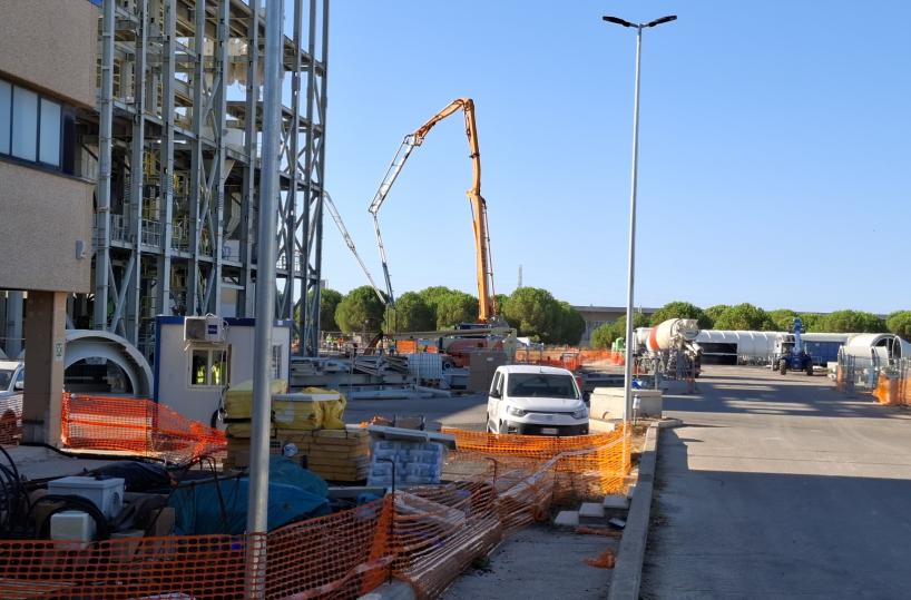 Incidente in un cantiere di Modugno: operaio precipita da 6 metri di altezza e muore. La Procura apre un'inchiesta