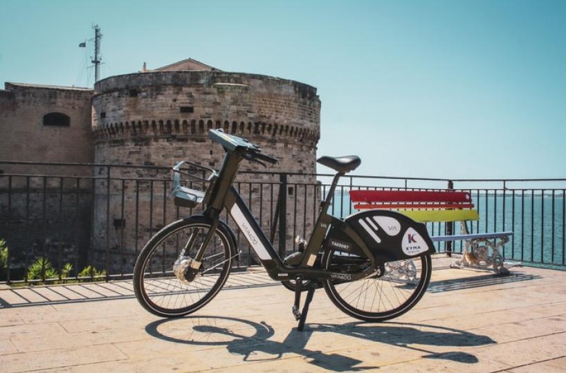 Bike sharing, a Taranto 180 ebike distribuite in 40 stazioni