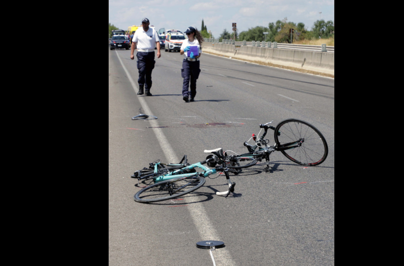 Strage di Terlizzi, sequestrato il telefonino dell'automobilista che ha travolto e ucciso i tre ciclisti