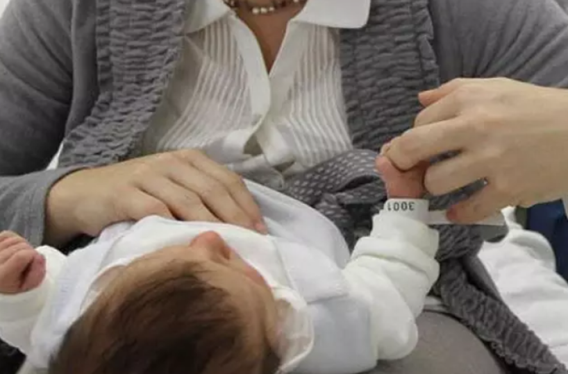 Cinque generazioni sotto lo stesso tetto: a Chiaromonte si festeggia la trisnonna Lucia