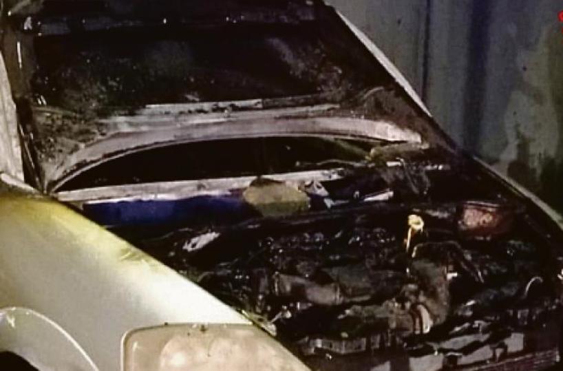 Emergenza roghi in Salento, in fiamme l'auto della madre di un detenuto: indagini in corso