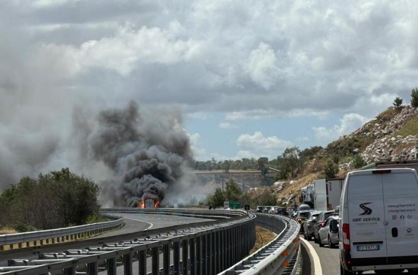 Incidente stradale sulla A14 muore camionista  brindisino