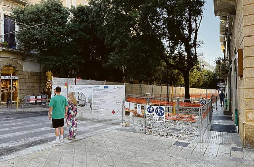 Lecce, via XXV Luglio a traffico limitato: ora il cantiere è pronto a ripartire