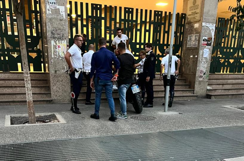 Bari, arresti in piazza Cesare Battisti: preso uno spacciatore dalla polizia municipale
