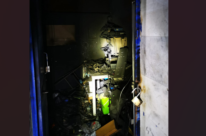 Le batterie delle bici elettriche in carica prendono fuoco: brucia una cantina a Capurso, evacuati appartamenti