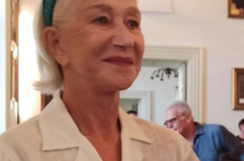 Helen Mirren in prima linea per salvare gli ulivi di Puglia: «Patrimonio prezioso quanto il Colosseo»