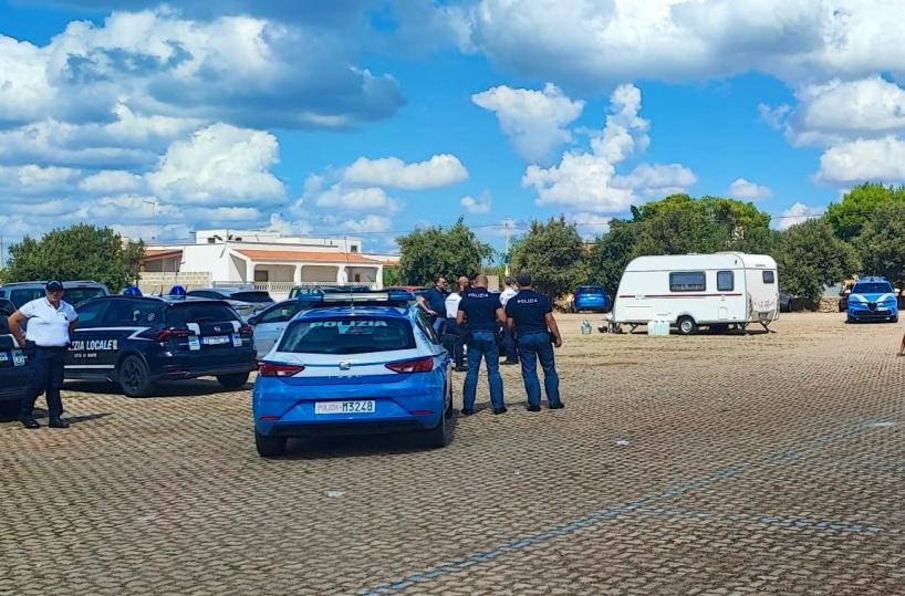 Nardò, sgomberato campo abusivo di roulotte al Frascone: via 15 mezzi e 20 persone