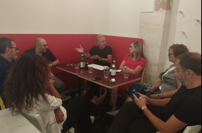 Bari, animare Piazza Umberto con sedie, tavolini e iniziativi: i locali dicono sì