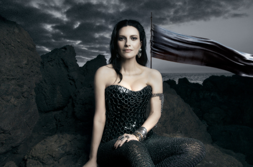 «Io Canto World Tour», Laura Pausini annuncia il giro di palchi in tutto il mondo: a giugno 2027 tappa allo stadio San Nicola di Bari