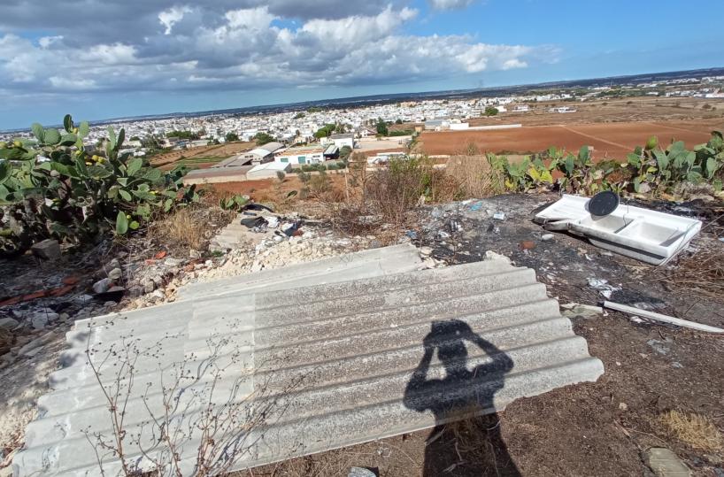 Alliste, la collina dei panorami trasformata in discarica