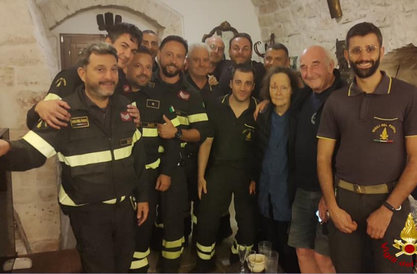 Castellana Grotte, turista inglese anziana si perde durante una passeggiata: trovata di notte nelle campagne, sta bene