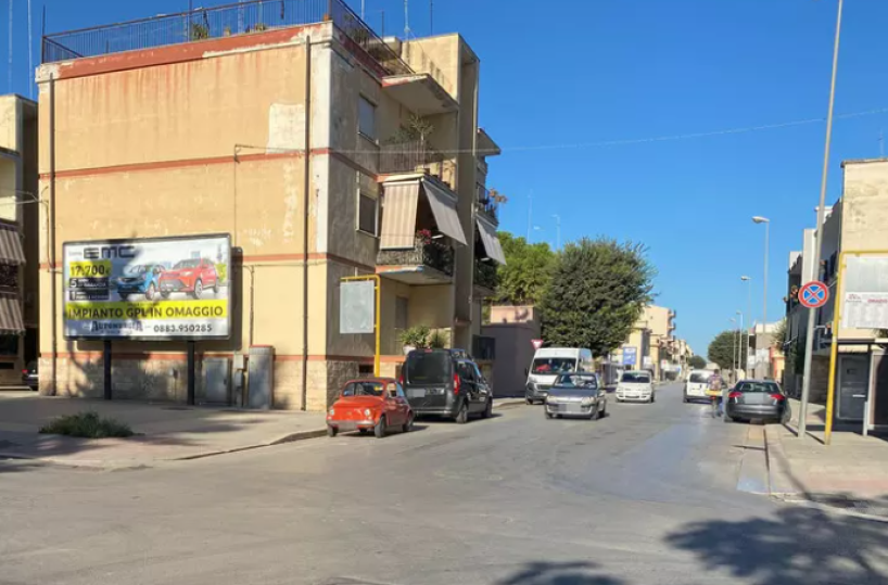 Tragedia nel centro di Andria: scontro fra auto e bici, muore un rider 18enne