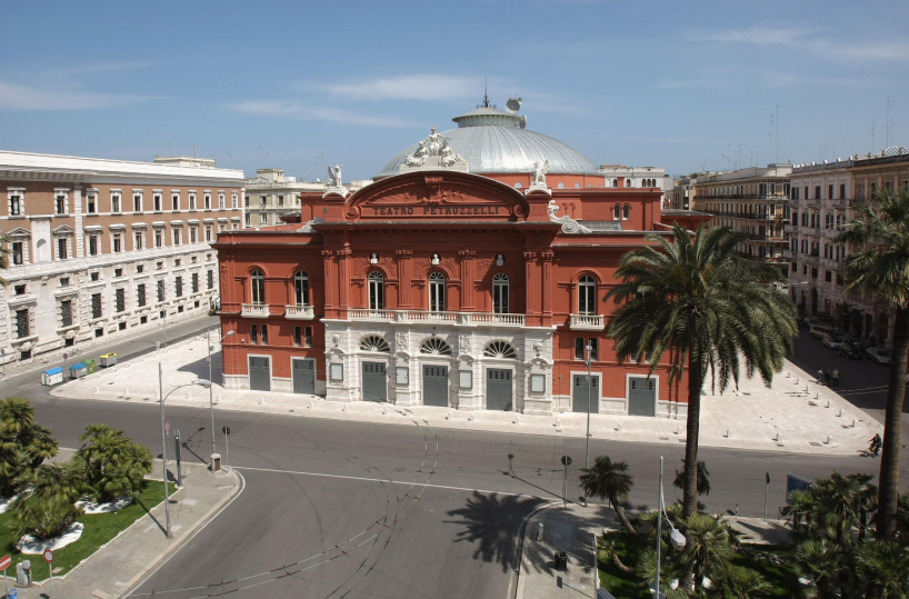 Teatro Petruzzelli, è l’ora delle scelte: in 36 per l’incarico da sovrintendente
