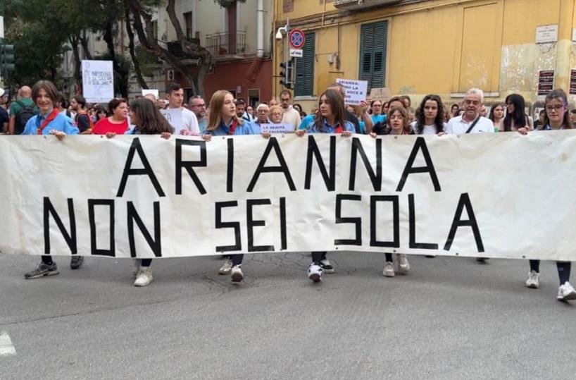 In 300 in piazza a Foggia per Arianna, vittima di deepfake porn
