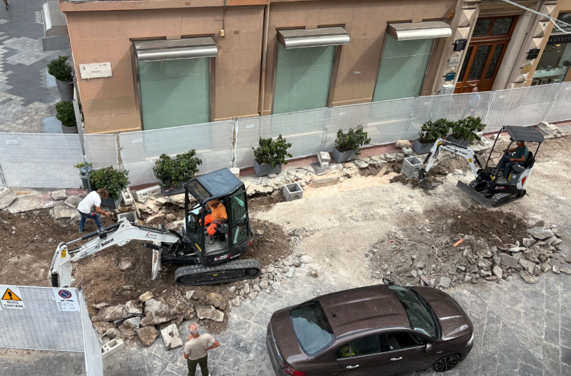 Via Argiro, ecco le proposte: segnaletica, totem e luci. E nasce il comitato di residenti e commercianti