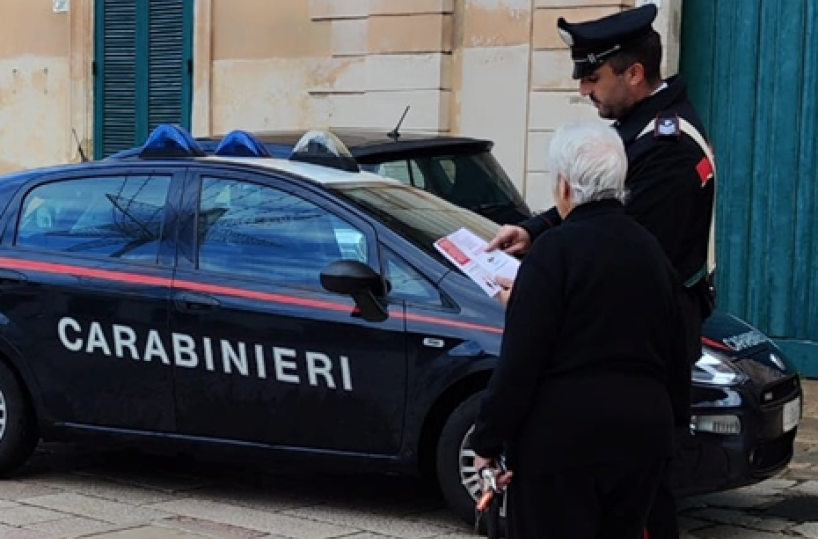 Lecce, tenta di truffare 3900 euro a un'anziana fingendosi amico di un carabiniere: arrestato sull'uscio di casa