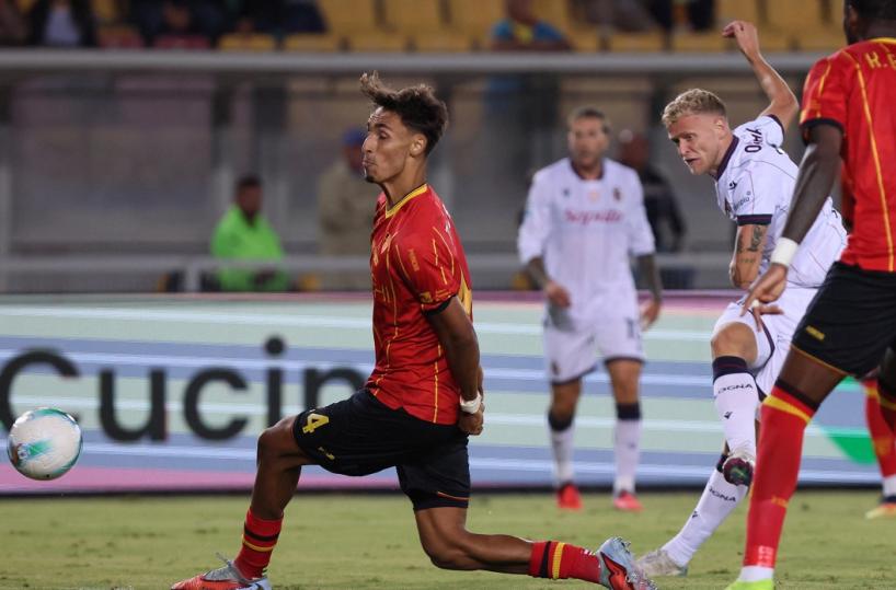 Partita al cardiopalma tra Lecce e Bologna: finisce 2-2