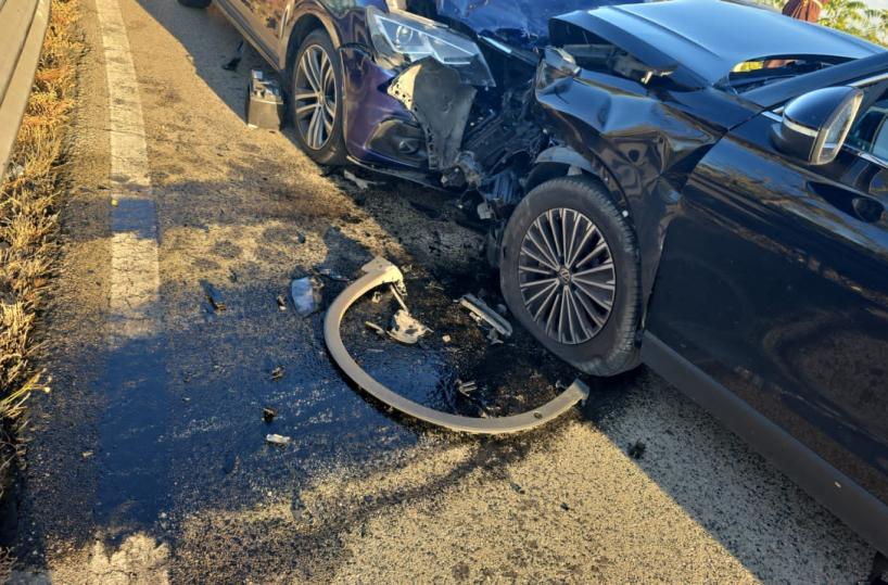 Incidente all’uscita A14 a Foggia: scontro frontale tra due auto