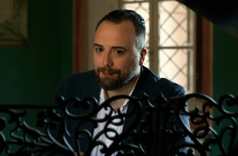 Raphael Gualazzi torna in tour con tre diversi live: Piano-vocal, Quintetto e Orchestra. Tappe in Puglia e Basilicata