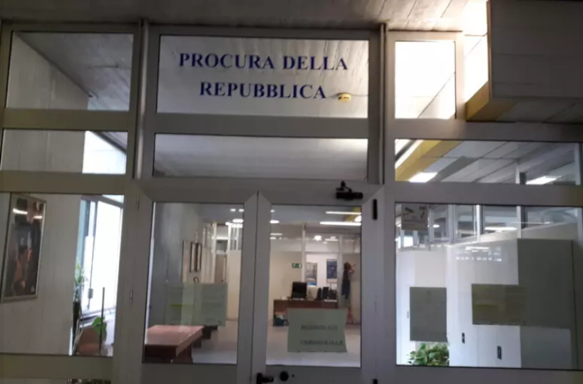 Schiaffi e scossoni ai bimbi dell'asilo nido: tre educatrici sospese a Potenza