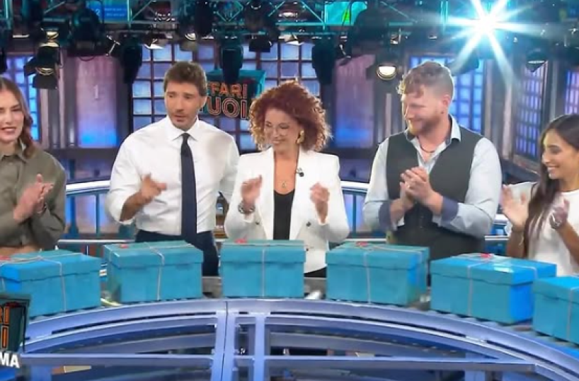 Affari Tuoi, la fortuna sorride alla Puglia: nel pacco di Claudia da Bisceglie ci sono 100mila euro