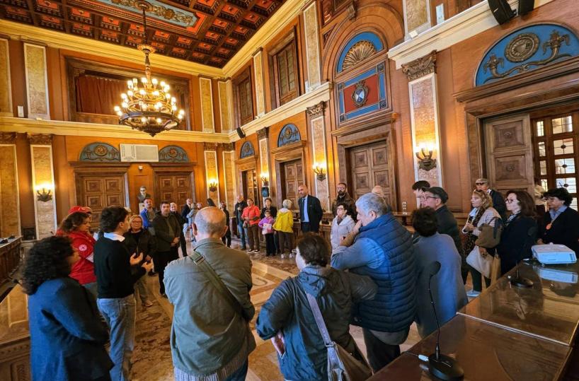 Bari, nelle stanze segrete del palazzo della provincia: Leccese cicerone alla visita del Fai