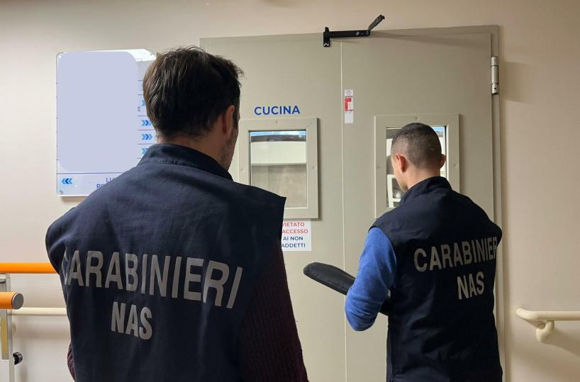 Pasti ospedalieri trasportati a temperature non idonee: controlli dei NAS nel nord barese