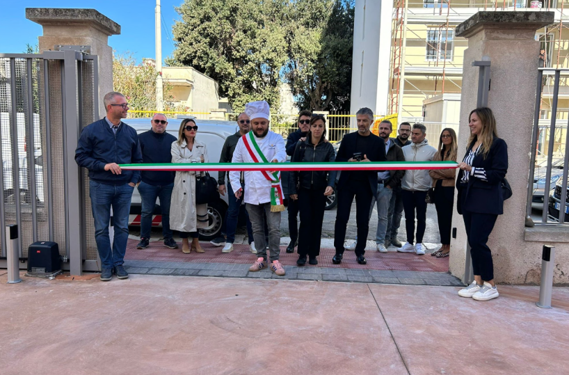 Nardò, polemica su Mellone sindaco-cuoco. L'ex Risi: «Violata la fascia tricolore»