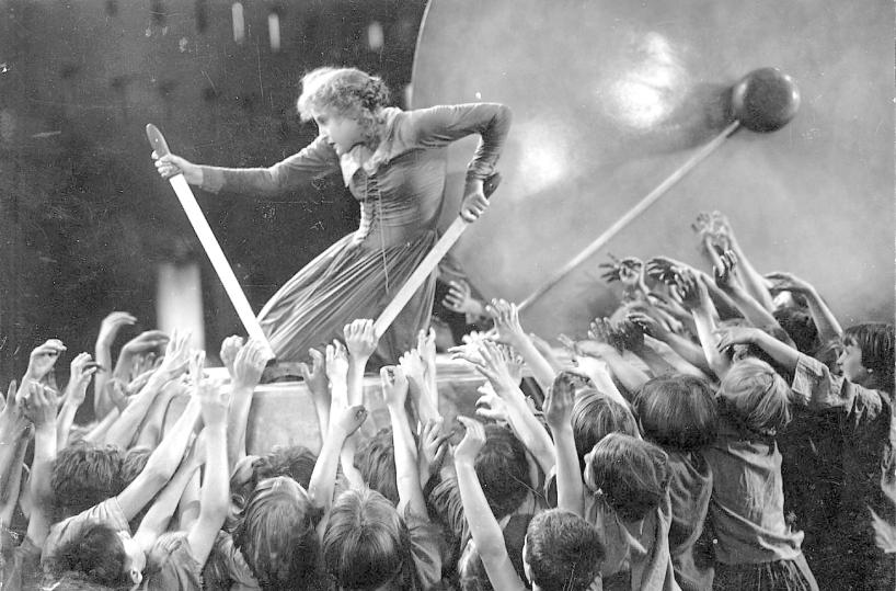 Metropolis, il flusso disumano della moltitudine