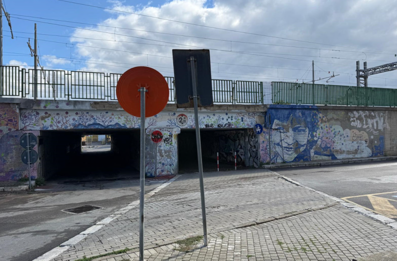Lecce, i «ponticelli» riaprono per fermare il traffico: soluzione contro gli ingorghi in via Dell’Abate