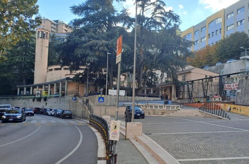 «Don Franco resti con noi»: a Potenza 1.300 firme in una lettera all'arcivescovo