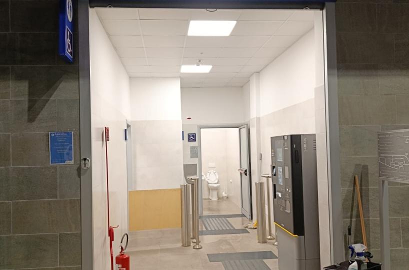 Bari, dopo la denuncia della Gazzetta riaperti i bagni del terminal bus