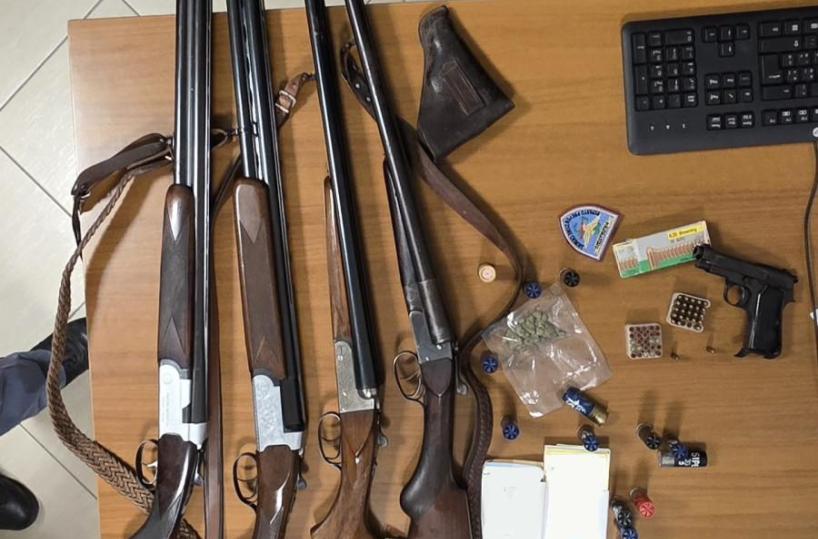 Melissano, scoperti con droga e munizioni in casa: denunciati padre e figlio