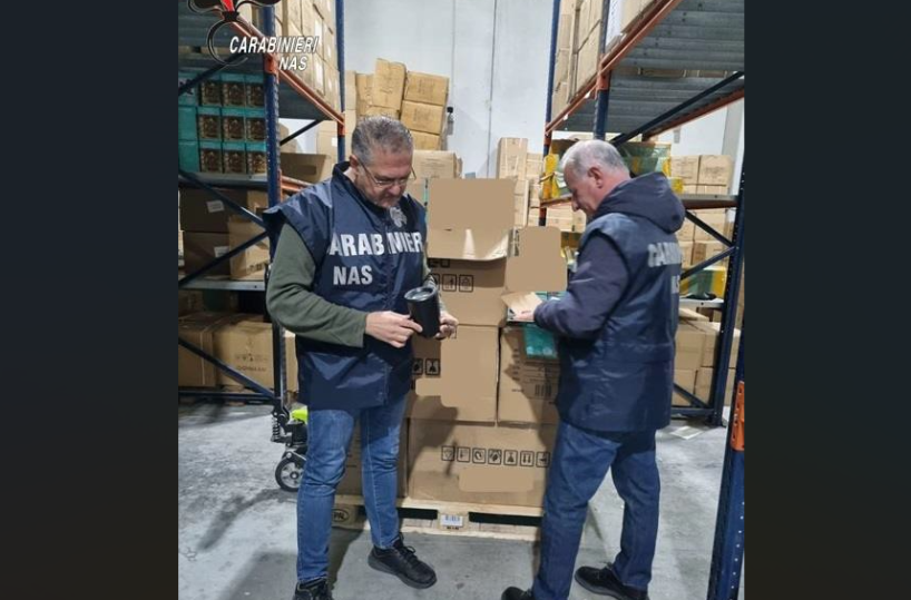 Sicurezza, i Nas di Bari sequestrano 400mila piatti, pellicole per alimenti e buste in plastica non conformi