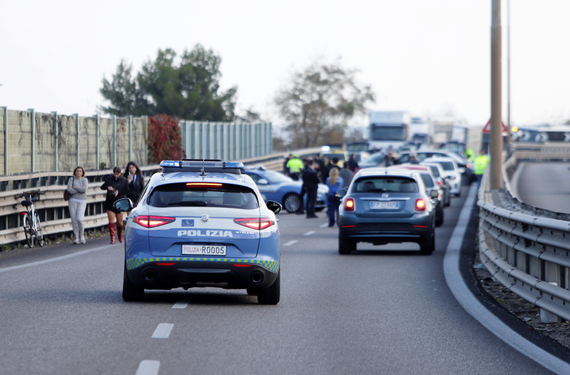 «Cosimo è morto per aiutare gli altri», l'addio del vescovo Satriano al 25enne Magro: oggi il funerale a Bitonto 