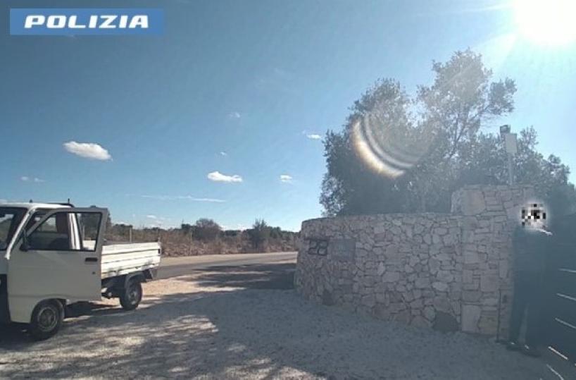 Ruba una telecamera di videosorveglianza: denunciato 55enne a Manduria