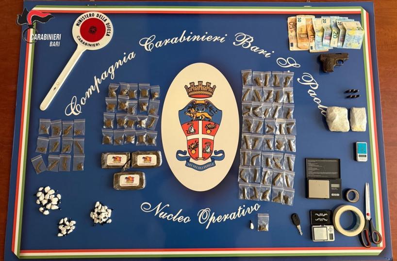 Bari, trovato a San Pio con hashish e una pistola col colpo in canna: arrestato 37enne