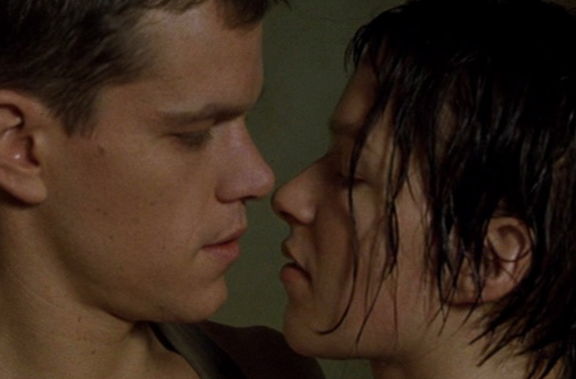 Vuol scoprire la sua identità da un microchip nella schiena dopo aver rischiato la vita