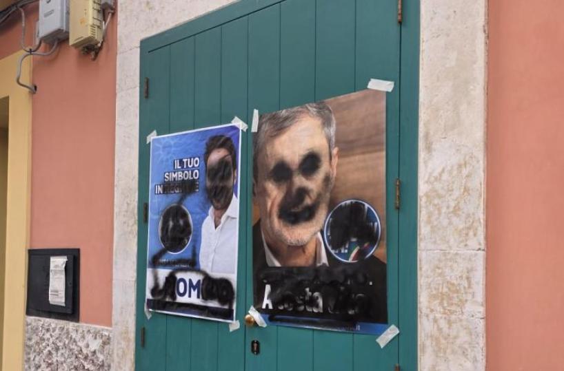 Bari, vernice nera sul volto di Fabio Romito: imbrattati i manifesti elettorali nel comitato di Madonella