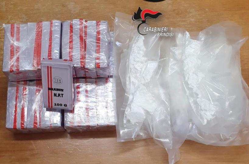 Fermato con oltre 3,5kg di droga nel portabagagli: arrestato 46enne barese a Brindisi