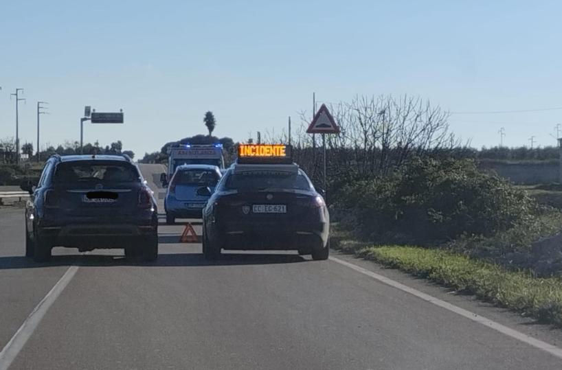 Ancora un incidente in Salento: frontale tra due auto sulla SS275, non ci sono feriti gravi