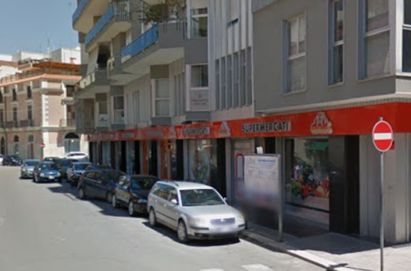 Barletta, operatori ecologici salvano una donna dall'aggressione di un uomo