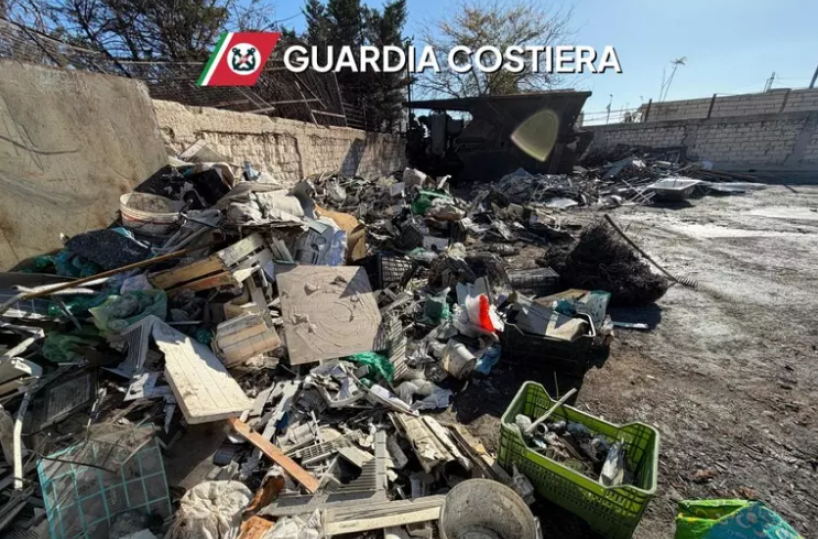 Foggia, azienda rottami metallici smaltiva rifiuti illegalmente: sequestrato piazzale