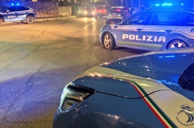 Si traveste da donna e sottrae 6mila euro a un'anziana nel Leccese: denunciati un 18enne e un 20enne